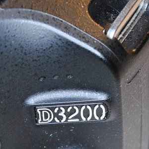 Nikon D3200 Digital Single Lens Reflex Camera , Like New 6k shutter clicks body